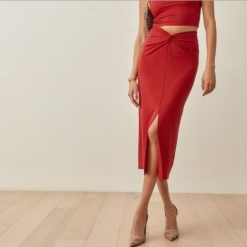 Reformation Rylan Front Twist Midi Skirt In Red